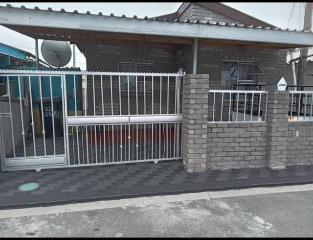 2 BEDROOM HOUSE FOR SALE IN KHAYA